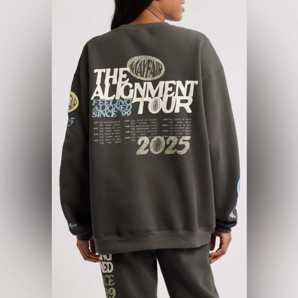 SET - NEW! 💙 The Alignment Tour Oversize Fleece Graphic Sweatshirt and Joggers